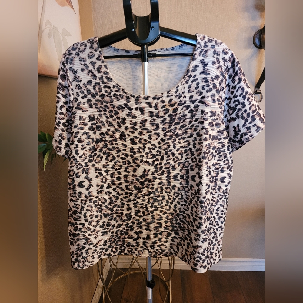 Tradition Plus Leopard Print Women's Top